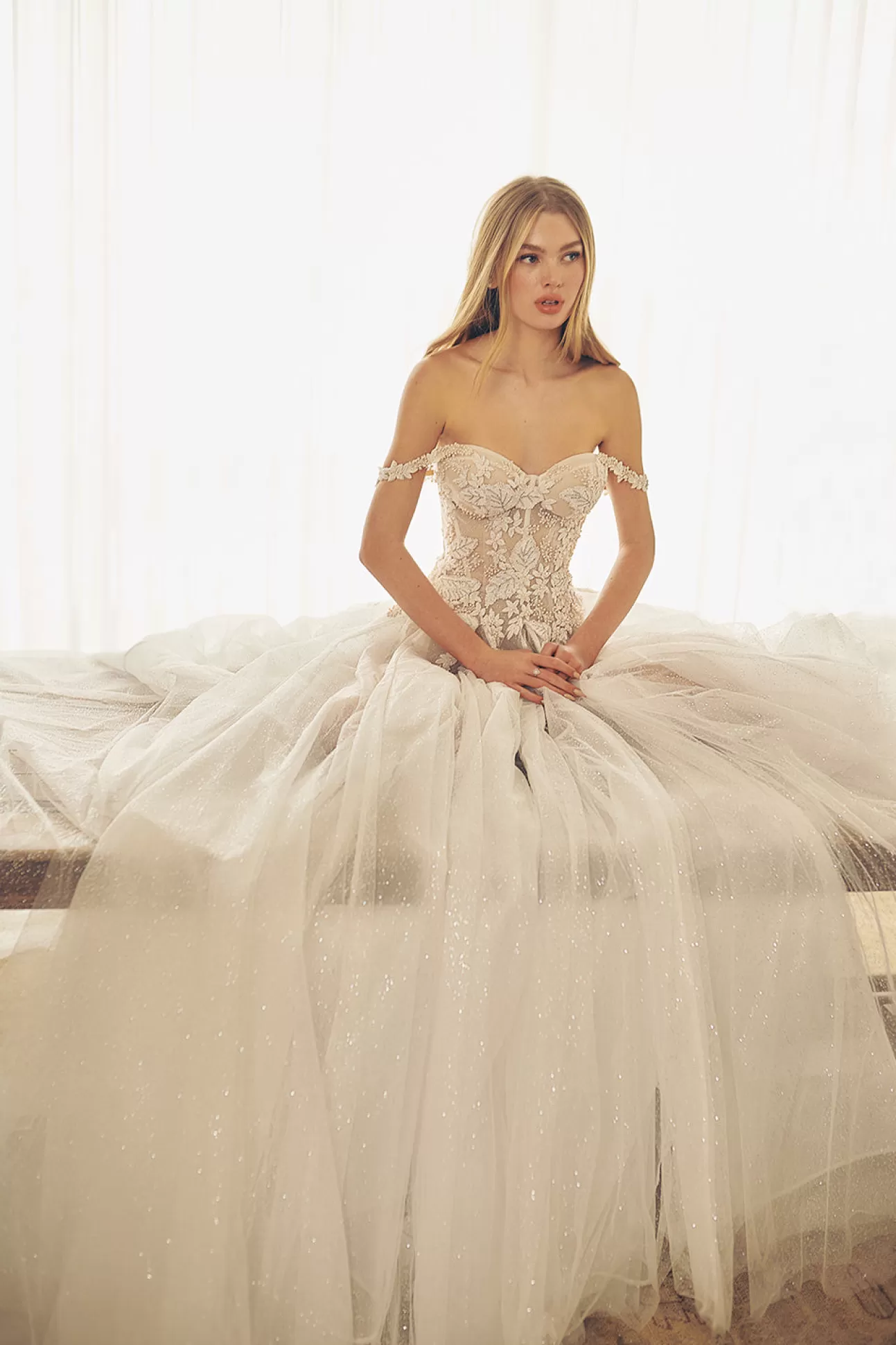 Robe de Mariée Élégante Casey - Collection Printemps-Été 2024 par Galia Lahav, Style Bohème Raffiné à Prix Doux