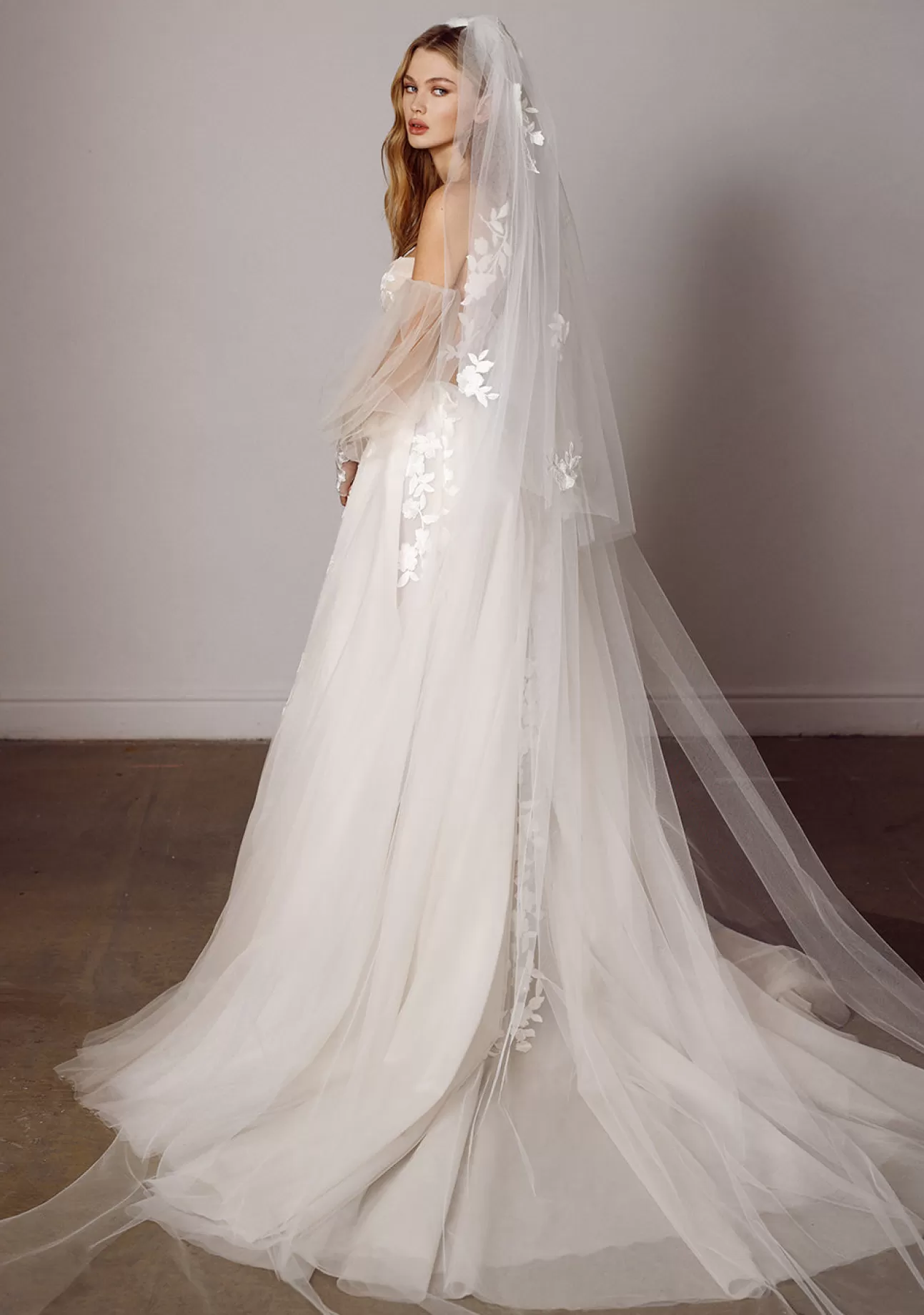 Robe de Soirée GALIA LAHAV « Gale » : Soldes Exclusifs sur la Collection Printemps – Élégance Intemporelle en Édition Limitée