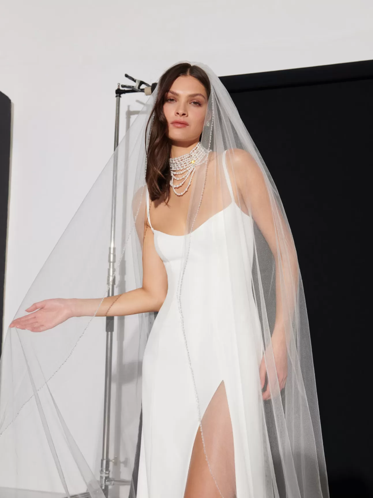 Découvrez la collection exclusive Hallie par GALIA LAHAV - Robes de soirée élégantes en boutique officielle