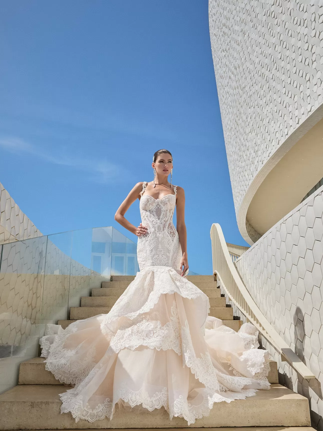 Découvrez la Collection Pompadour - Vente Éclair sur les Créations Signature GALIA LAHAV ! Édition Limitée & Soldes Express